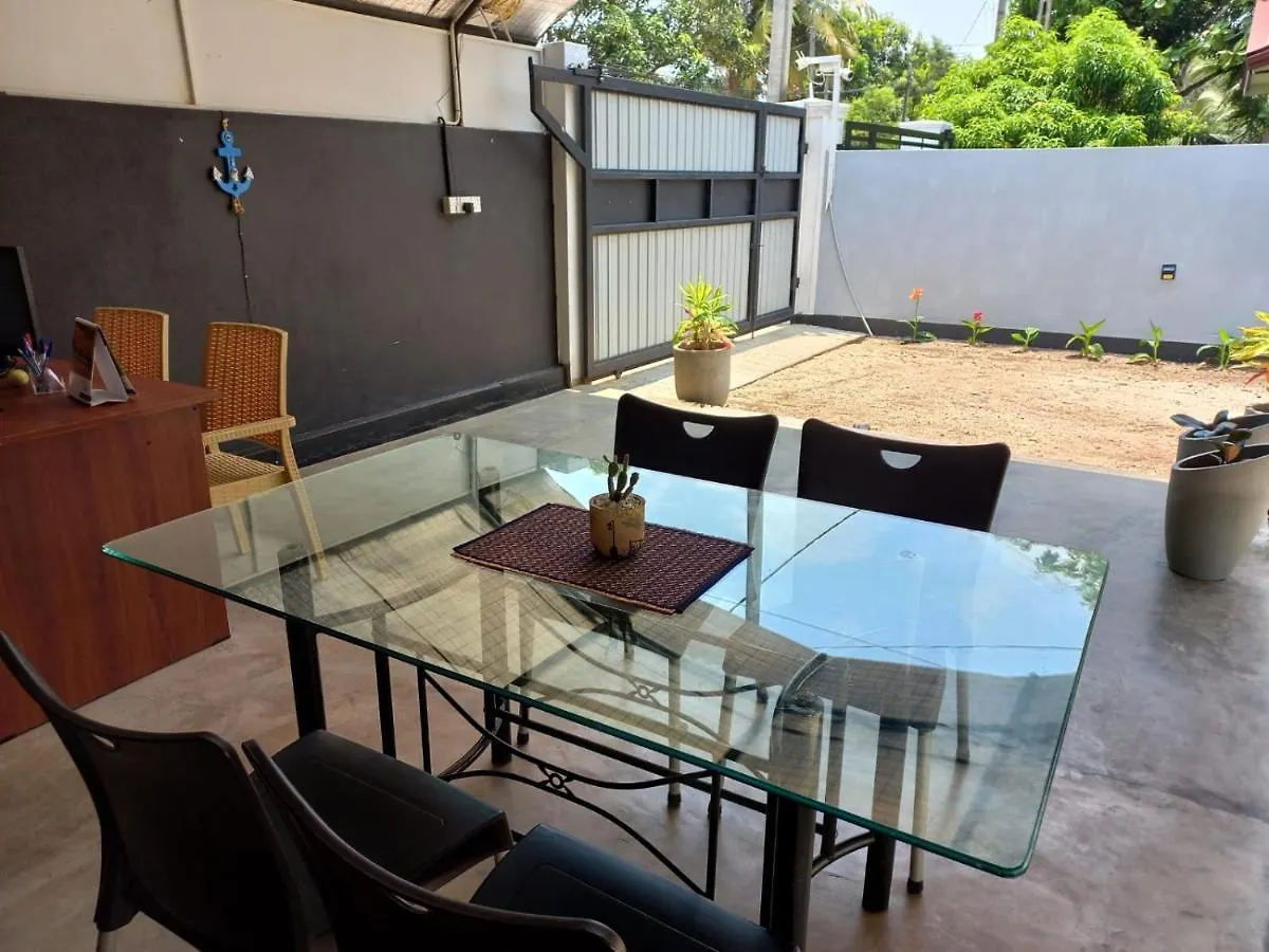 Bed & Breakfast Couple Rooms In Negombo