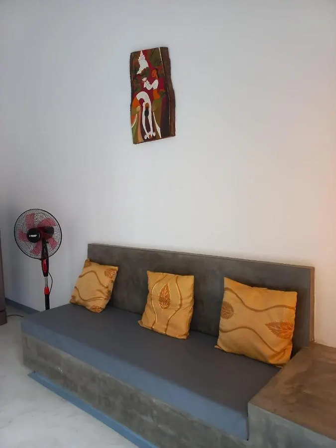 Couple Rooms In Negombo Bed & Breakfast